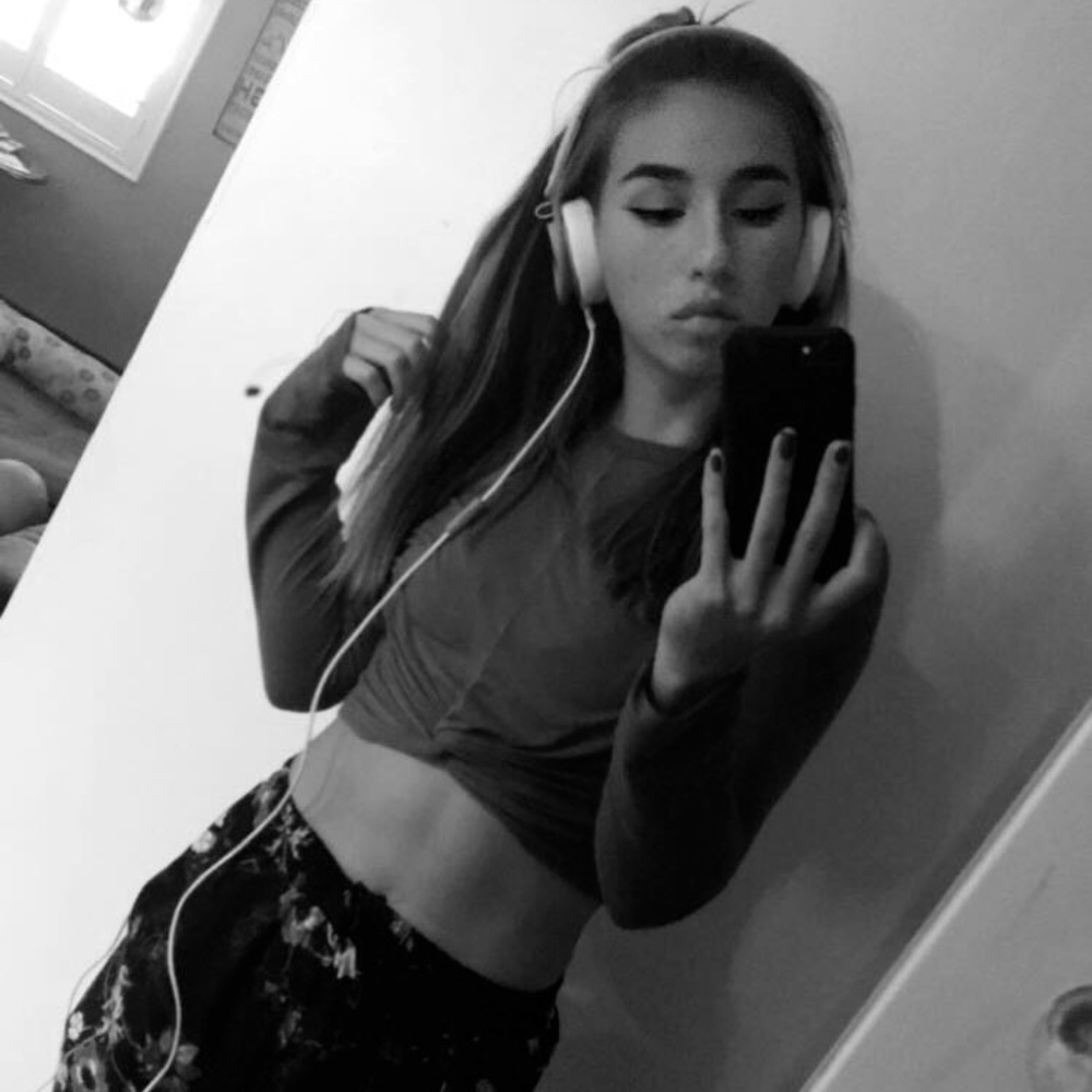 Meet your Posher, Chloe